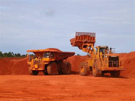  Bauxite:  Chìa Khóa Mở Ra Thế Giới Nhôm và Kim Loại Hiện Đại!